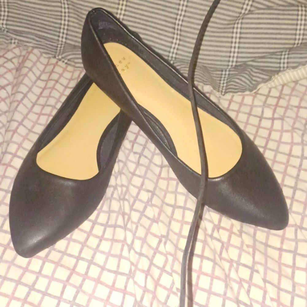 A new day woman's black slip on dress shoes Size 6.5